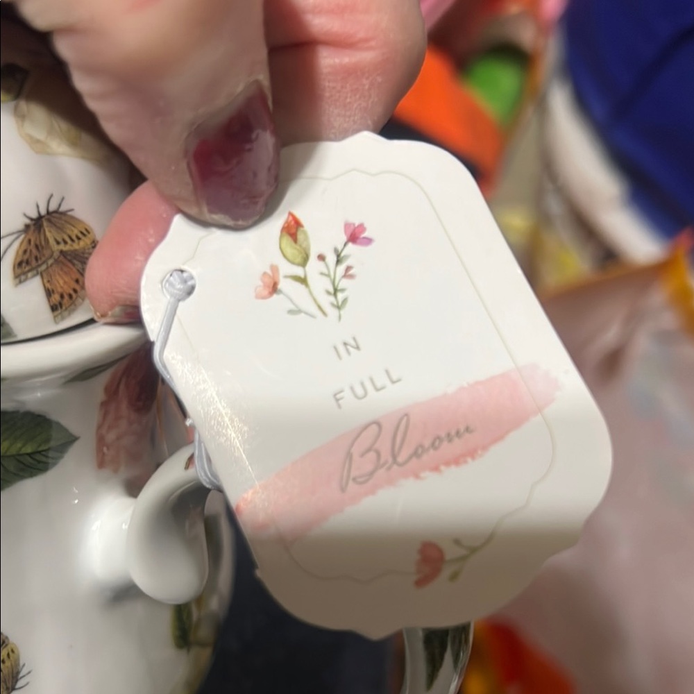 Floral Teapot with Roses - Picture 2 of 4